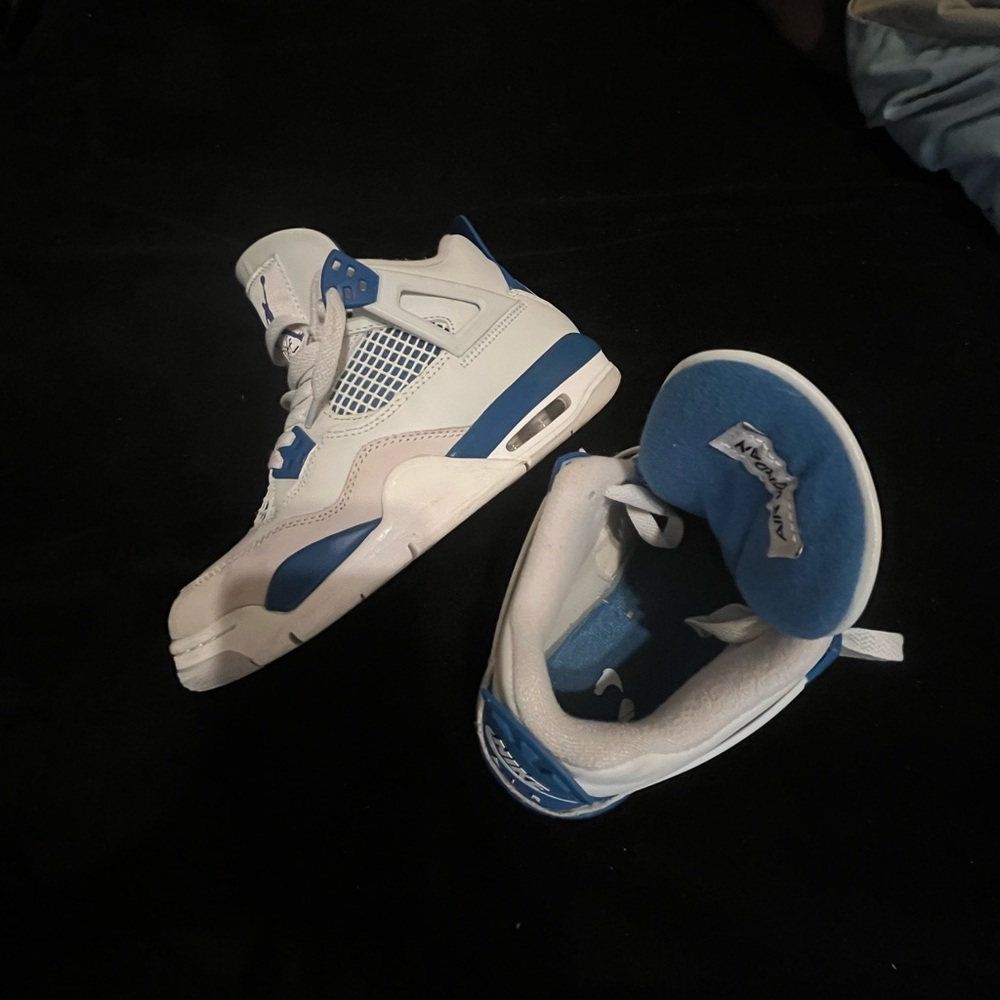 Jordan Women's Sneakers in White and Blue